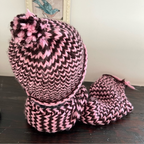 Handmade hand knitted crafted pink brown fringe scarf and hat set pom-pom - Picture 4 of 6